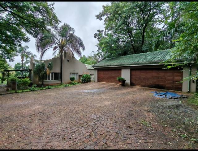 4 BEDROOM FREEHOLD FOR SALE IN BOSCHFONTEIN AH